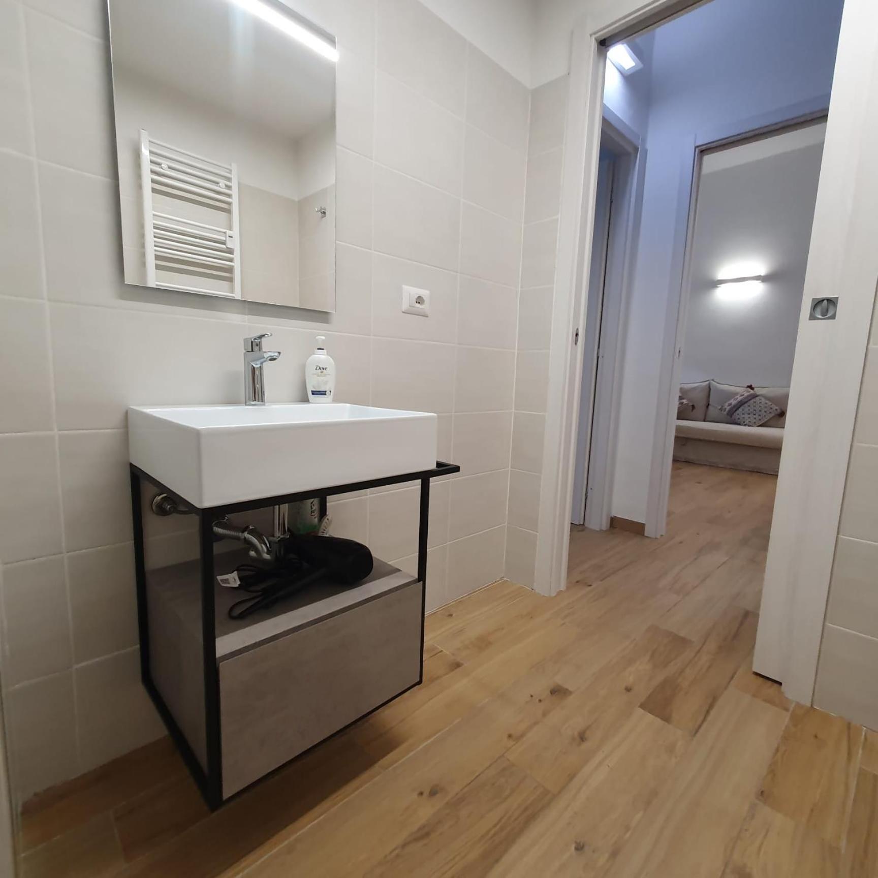 Bnbutler - Grasselli, 8 - Comfy And Newly Renovated Appartement Milaan Buitenkant foto